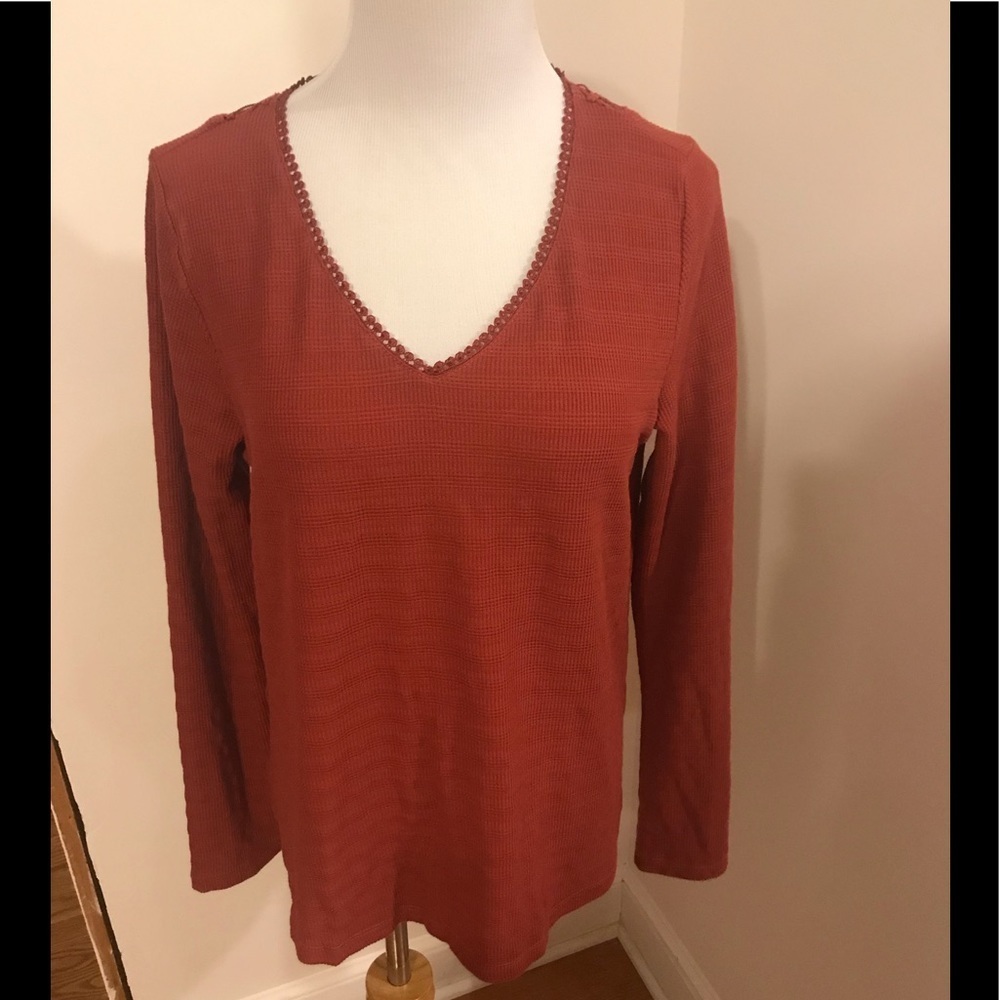 SALE NWT Skies are Blue Rust colored Medium Long Sleeve Knit tee